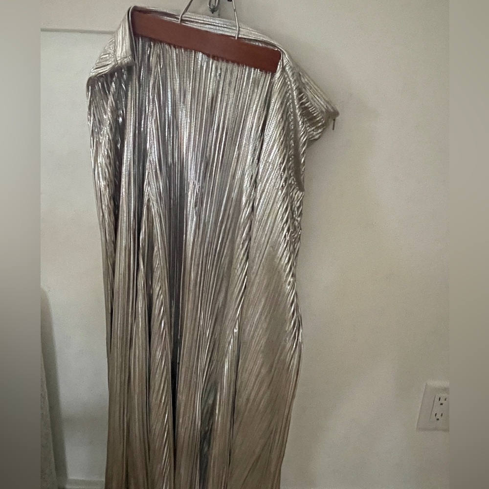 Anthropologie (Size 14 - EUC) Gigi Silver Metallic Pleated Midi Skirt